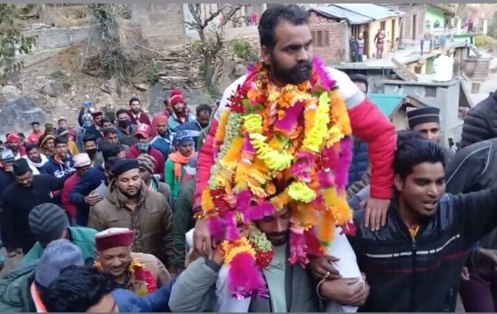 यमुनोत्री विधानसभा के कांग्रेस प्रत्याशी दीपक बिज्लवांण एवं उनके 150 समर्थकों के खिलाफ मुकदमा दर्ज ! यमुनोत्री विधानसभा के कांग्रेस प्रत्याशी दीपक बिज्लवांण एवं उनके 150 समर्थकों के खिलाफ मुकदमा दर्ज !