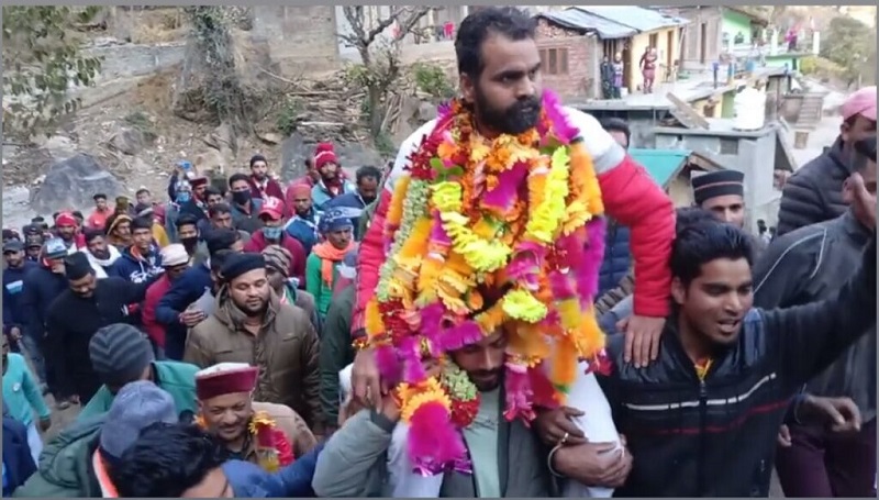 यमुनोत्री विधानसभा के कांग्रेस प्रत्याशी दीपक बिज्लवांण एवं उनके 150 समर्थकों के खिलाफ मुकदमा दर्ज ! यमुनोत्री विधानसभा के कांग्रेस प्रत्याशी दीपक बिज्लवांण एवं उनके 150 समर्थकों के खिलाफ मुकदमा दर्ज !
