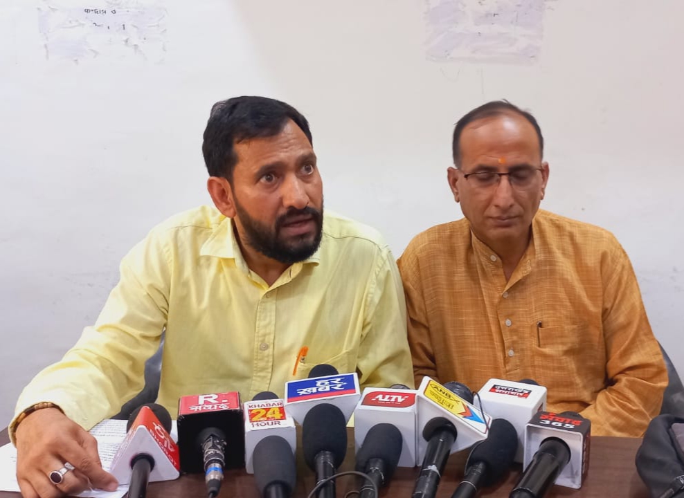 आईआईटी रुड़की भर्तियों पर यूकेडी आक्रोशित। आँदोलन की चेतावनी ।