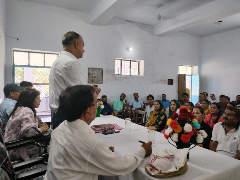 19 वर्ष बाद भी नहीं बन पाया गांधी नवोदय विद्यालय चिन्यालीसौड़ का भवन, शिक्षक-अभिभावक काउंसिल ने व्यक्त की कड़ी नाराजगी ।