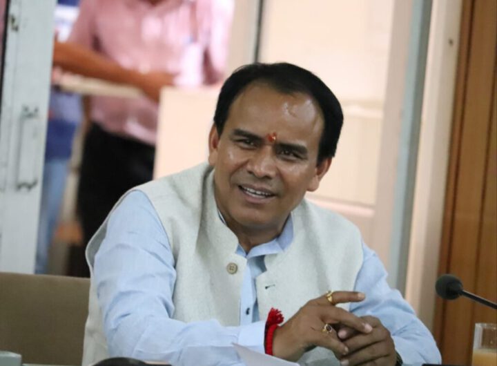 शिक्षा विभाग में मृतक शिक्षक का किया गया था तबादला, शिक्षा मंत्री का सख्त रूख, महानिदेशक विद्यालयी शिक्षा को दिये जांच के निर्देश । शिक्षा विभाग में मृतक शिक्षक का किया गया था तबादला, शिक्षा मंत्री का सख्त रूख, महानिदेशक विद्यालयी शिक्षा को दिये जांच के निर्देश ।