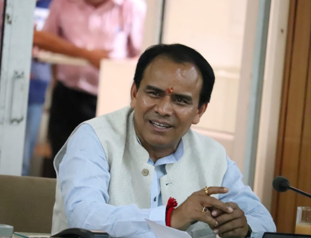 शिक्षा विभाग में मृतक शिक्षक का किया गया था तबादला, शिक्षा मंत्री का सख्त रूख, महानिदेशक विद्यालयी शिक्षा को दिये जांच के निर्देश । शिक्षा विभाग में मृतक शिक्षक का किया गया था तबादला, शिक्षा मंत्री का सख्त रूख, महानिदेशक विद्यालयी शिक्षा को दिये जांच के निर्देश ।