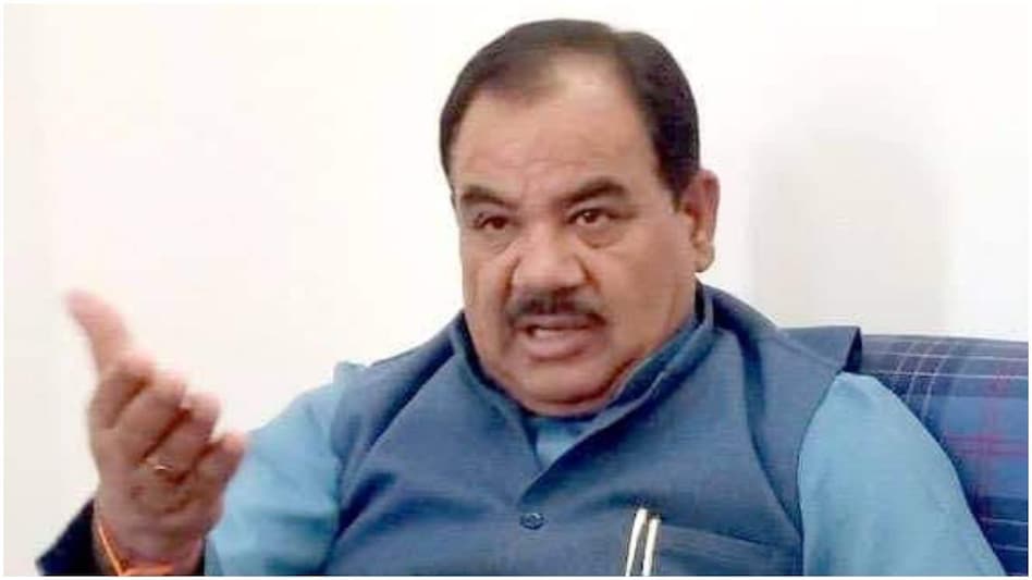धाकड़ धामी का एक्शन: हरक सिंह रावत से मंत्रीपद छीना साथ ही 6 साल के लिए पार्टी से भी किया तड़ीपार, निकाली हरक की हेकड़ी। धाकड़ धामी का एक्शन: हरक सिंह रावत से मंत्रीपद छीना साथ ही 6 साल के लिए पार्टी से भी किया तड़ीपार, निकाली हरक की हेकड़ी।