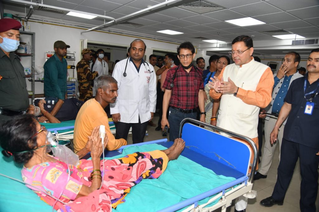 मुख्यमंत्री श्री पुष्कर सिंह धामी ने किया राजकीय दून मेडिकल कॉलेज चिकित्सालय का औचक निरीक्षण। NIU