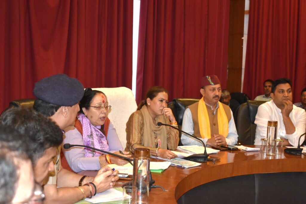 आपदा विभाग की समीक्षा बैठक में अधिकारी को समय पर न आने पर लगाई फटकार, शासकीय कार्य प्रणाली में सुधार लाने के दिए निर्देश| NIU आपदा विभाग की समीक्षा बैठक में अधिकारी को समय पर न आने पर लगाई फटकार, शासकीय कार्य प्रणाली में सुधार लाने के दिए निर्देश| NIU