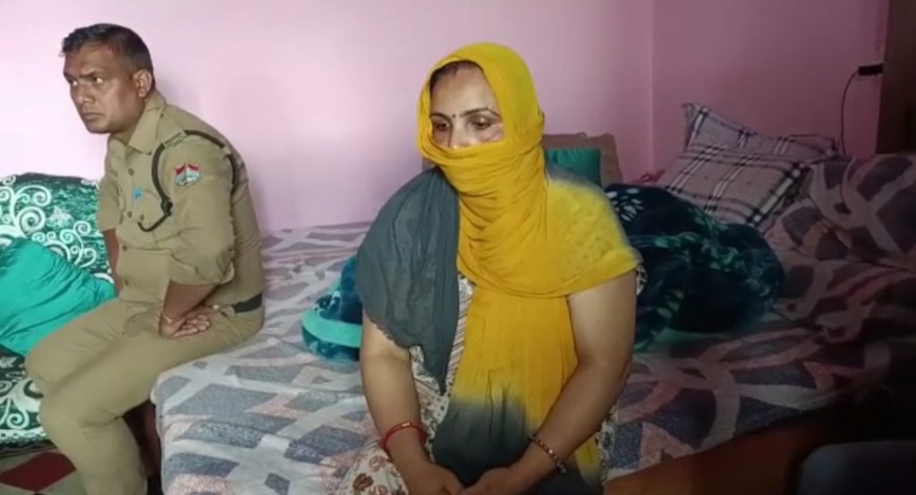 मसूरी छावनी परिषद में अज्ञात व्यक्ति द्वारा महिला पर किया गया जानलेवा हमला, पुलिस ने किया मुकदमा दर्ज, महिला ने दिया अपने हौसले का परिचय| NIU मसूरी छावनी परिषद में अज्ञात व्यक्ति द्वारा महिला पर किया गया जानलेवा हमला, पुलिस ने किया मुकदमा दर्ज, महिला ने दिया अपने हौसले का परिचय| NIU