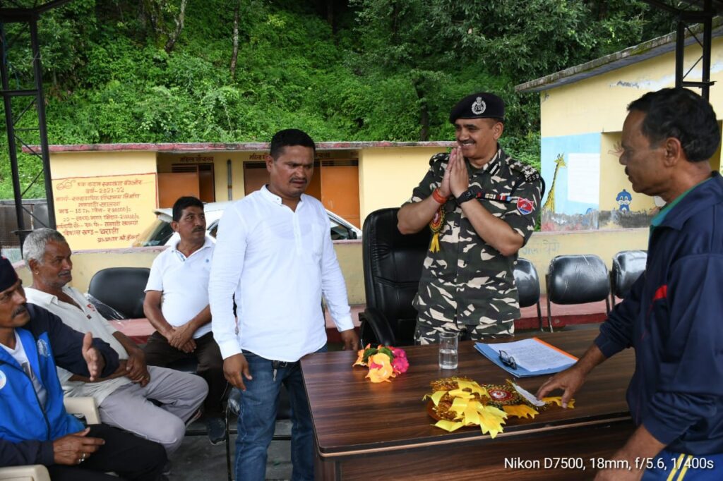 “मेरी माटी मेरा देश” अभियान जंगल प्रतिविद्रोहि एवं कला स्कूल ग्वालदम ने तलवाड़ी ख़लासा गाँव मे आयोजित किया कार्यक्रम। NIU