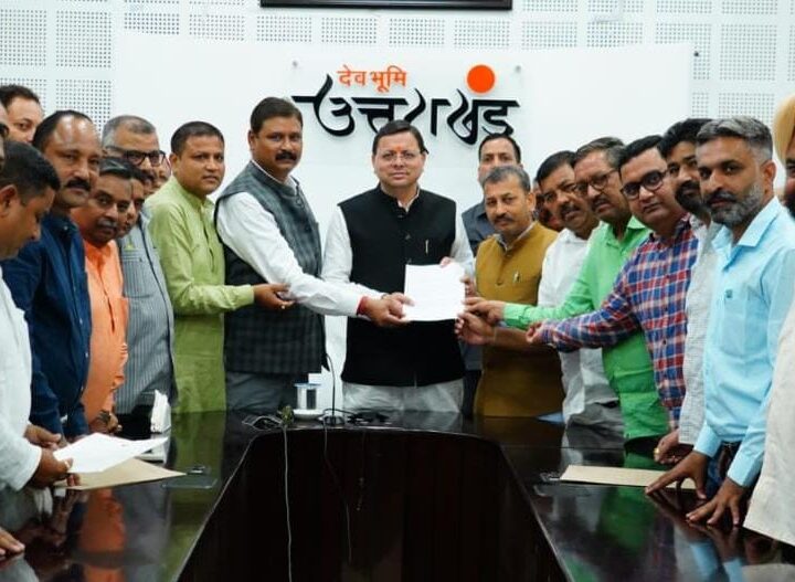मुख्यमंत्री से भाजपा जिलाध्यक्ष प्रताप सिंह बिष्ट एवं मेयर हल्द्वानी डॉ. जोगेन्द्र सिंह रौतेला ने की मुलाकात। NIU