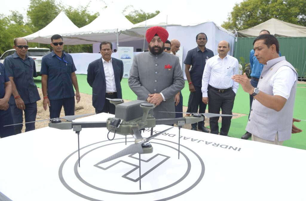 Made In India Drone “Indrajaal” के लॉन्चिंग कार्यक्रम में शामिल हुए राज्यपाल, कहा आत्मनिर्भर भारत की दिशा में बढ़ाया गया ये एक अद्भुत कदम है । NIU