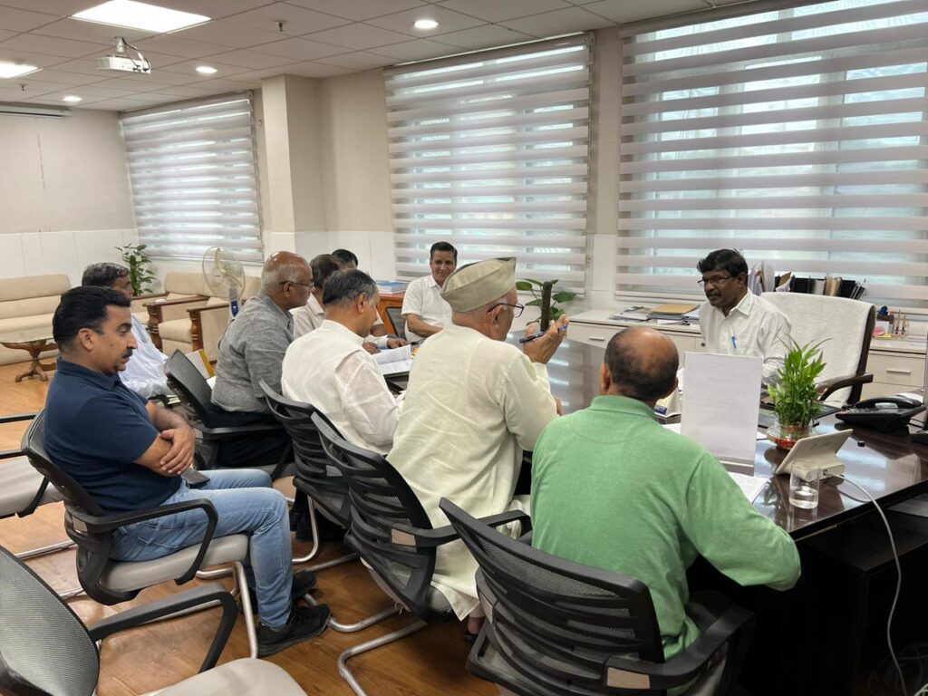 मुख्य निर्वाचन अधिकारी ने मतदेय स्थलों के मानकीकरण पर राजनीतिक दलों के साथ विचार विमर्श किया। NIU मुख्य निर्वाचन अधिकारी ने मतदेय स्थलों के मानकीकरण पर राजनीतिक दलों के साथ विचार विमर्श किया। NIU