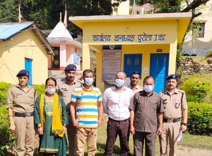 युवती के साथ मारपीट व जान से मारने के प्रयास के 04 आरोपियों को पुरोला पुलिस ने गिरफ्तार। NIU युवती के साथ मारपीट व जान से मारने के प्रयास के 04 आरोपियों को पुरोला पुलिस ने गिरफ्तार। NIU