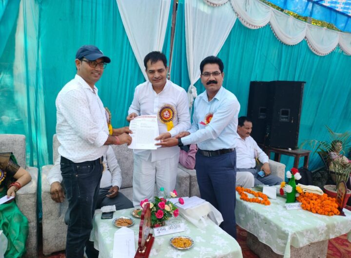 राष्ट्रीय शिक्षक संघ चिन्यालीसौड़ ने अपनी एक सूत्रीय मांग को लेकर यमुनोत्री विधायक को सौंपा ज्ञापन। NIU