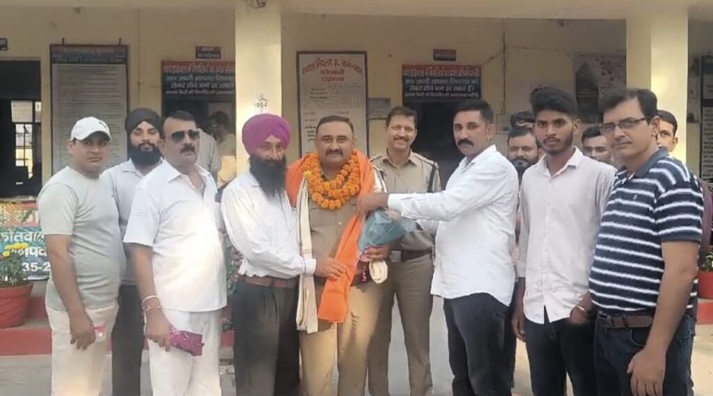 डोईवाला के काबिल सिपाही धीरज चौधरी को किया धूमधाम से सम्मानित। NIU डोईवाला के काबिल सिपाही धीरज चौधरी को किया धूमधाम से सम्मानित। NIU