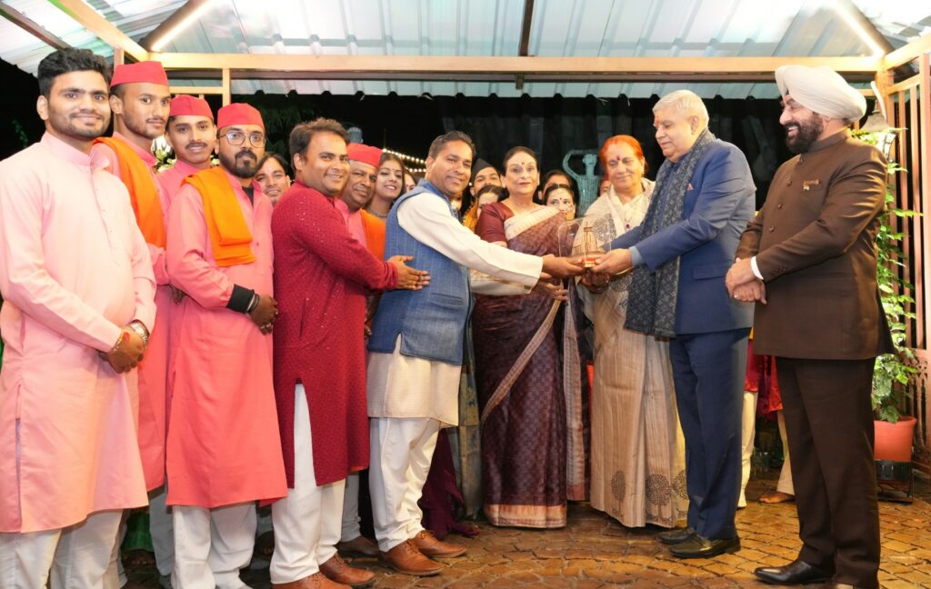 देहरादून: देर शाम राजभवन में उपराष्ट्रपति का हुआ भव्य स्वागत, राजकीय भोज का हुआ आयोजन । NIU