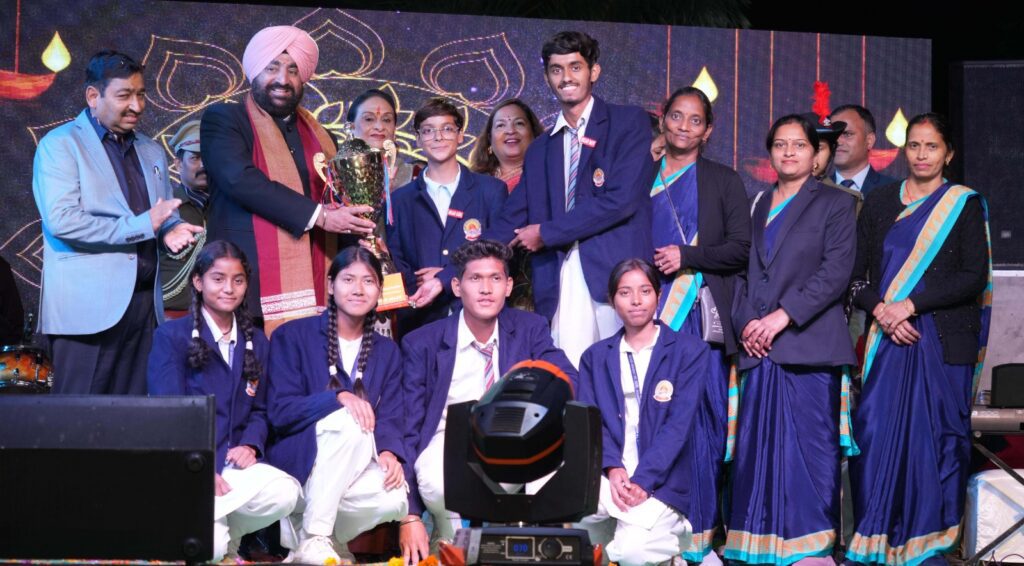 28 अक्टूबर से 30 अक्टूबर तक चले 03 दिवसीय उत्तराखंड पुलिस वाइव्स दिवाली मेले का राज्यपाल की गरिमामयी उपस्थिति में हुआ भव्य समापन । NIU