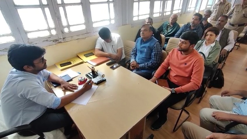 मसूरी जॉर्ज एवरेस्ट मामले में NIU की खबर का हो रहा असर जागा प्रशासन, जागी राजनितिक पार्टियाँ, एसडीएम ने ली बैठक, पढ़े पूरी खबर | NIU मसूरी जॉर्ज एवरेस्ट मामले में NIU की खबर का हो रहा असर जागा प्रशासन, जागी राजनितिक पार्टियाँ, एसडीएम ने ली बैठक, पढ़े पूरी खबर | NIU