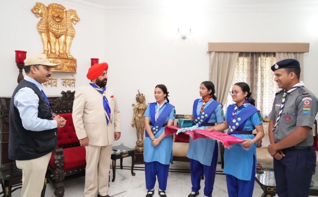 भारत स्काउट्स एवं गाइड्स के स्थापना दिवस के अवसर पर राज्यपाल लेफ्टिनेंट जनरल गुरमीत सिंह से भारत स्काउट्स एवं गाइड्स के प्रतिनिधिमण्डल ने की भेंट। NIU भारत स्काउट्स एवं गाइड्स के स्थापना दिवस के अवसर पर राज्यपाल लेफ्टिनेंट जनरल गुरमीत सिंह से भारत स्काउट्स एवं गाइड्स के प्रतिनिधिमण्डल ने की भेंट। NIU