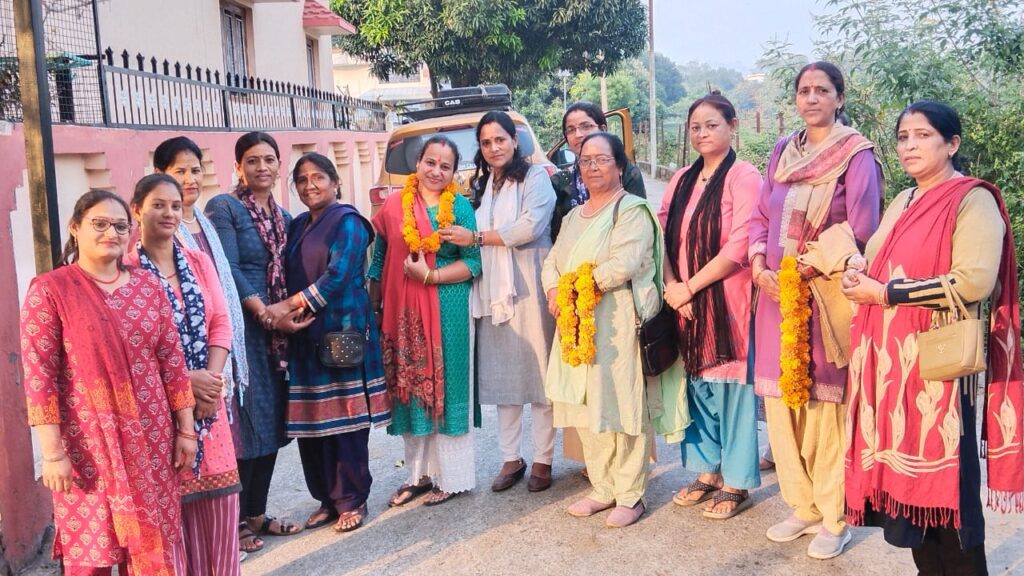 राष्ट्रवादी डिजिटल पार्टी का सदस्यता अभियान कोटद्वार में कई महिलाओं ने ली राष्ट्रवादी रीजनल पार्टी की सदस्यता। NIU