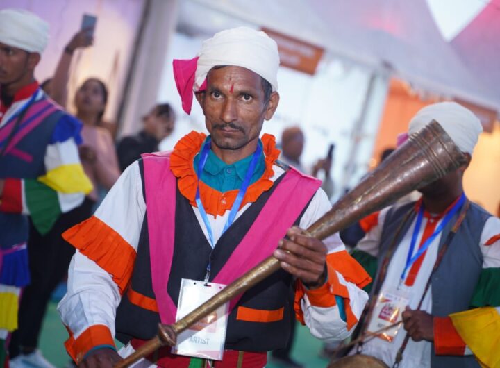 आदि गौरव महोत्सव का हर्षोल्लास के साथ हुआ समापन, लोक गायक नरेंद्र सिंह नेगी और रेशमा शाह ने बांधा समा । NIU