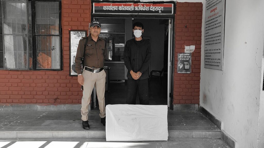बंद घर का ताला तोडकर सामान चुराने वाले 01 अभियुक्त को पुलिस ने किया गिरफ्तार। NIU बंद घर का ताला तोडकर सामान चुराने वाले 01 अभियुक्त को पुलिस ने किया गिरफ्तार। NIU