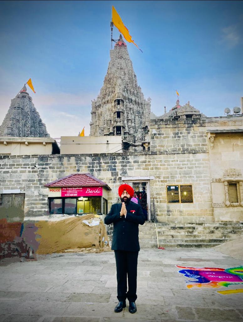 द्वारकाधीश पहुंचे प्रदेश के राज्यपाल, मंदिर में दर्शन कर प्रदेशवासियों की सुख, समृद्धि हेतु की पूजा अर्चना। NIU