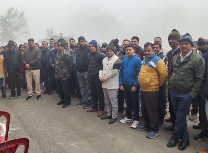 नैनीताल दुग्ध संघ ने भी गणतन्त्र दिवस पर किया झण्डारोहण, सांस्कृतिक कार्यक्रम की रही धूम । NIU नैनीताल दुग्ध संघ ने भी गणतन्त्र दिवस पर किया झण्डारोहण, सांस्कृतिक कार्यक्रम की रही धूम । NIU