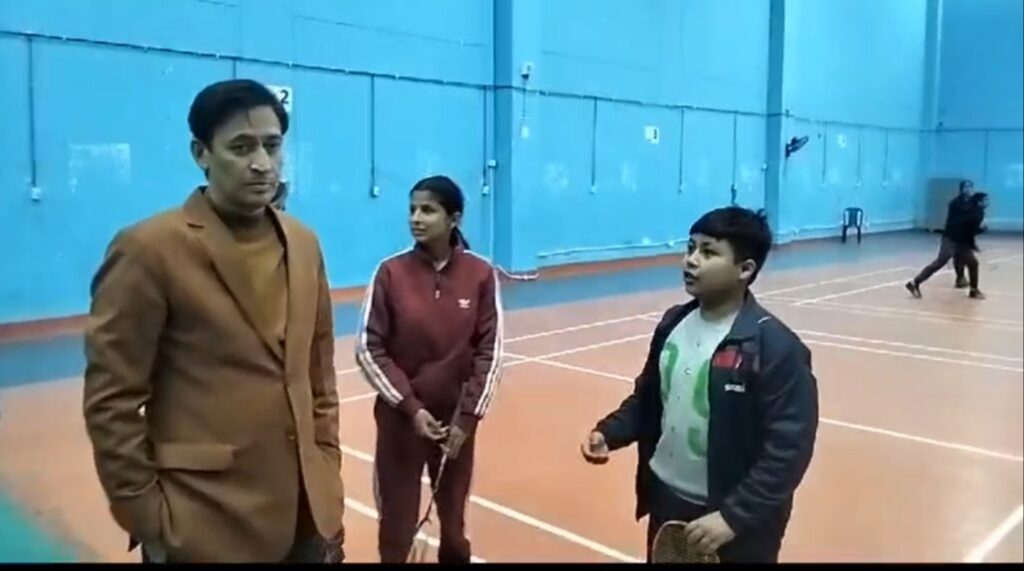 खिलाड़ियों को अच्छी सुविधा नहीं मिल पाने के कारण कमिश्नर ने मांगा स्पष्टीकरण। NIU खिलाड़ियों को अच्छी सुविधा नहीं मिल पाने के कारण कमिश्नर ने मांगा स्पष्टीकरण। NIU