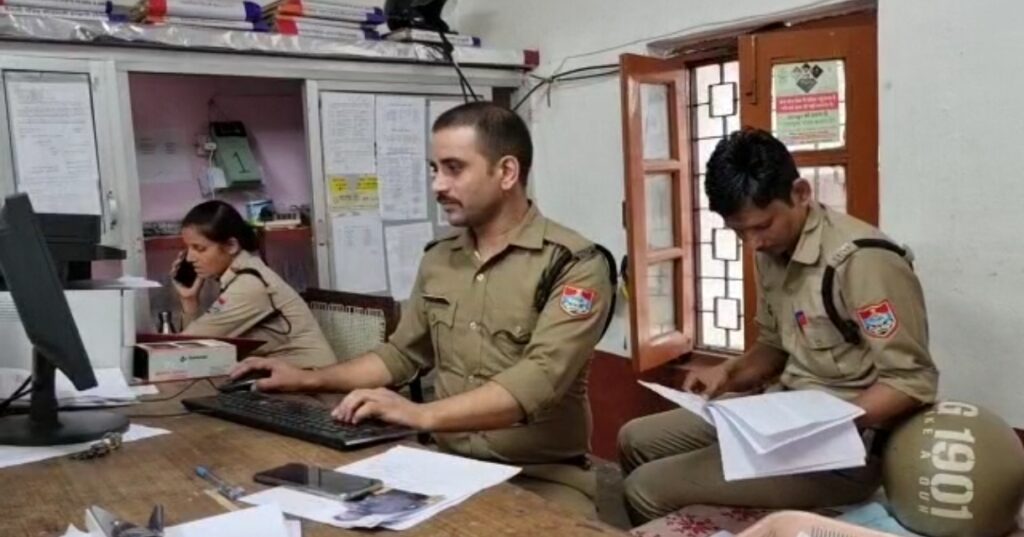 हल्द्वानी पुलिस की ताबड़तोड़ कार्यवाही, अवैध शराब के 178 मामले हुए दर्ज । NIU हल्द्वानी पुलिस की ताबड़तोड़ कार्यवाही, अवैध शराब के 178 मामले हुए दर्ज । NIU