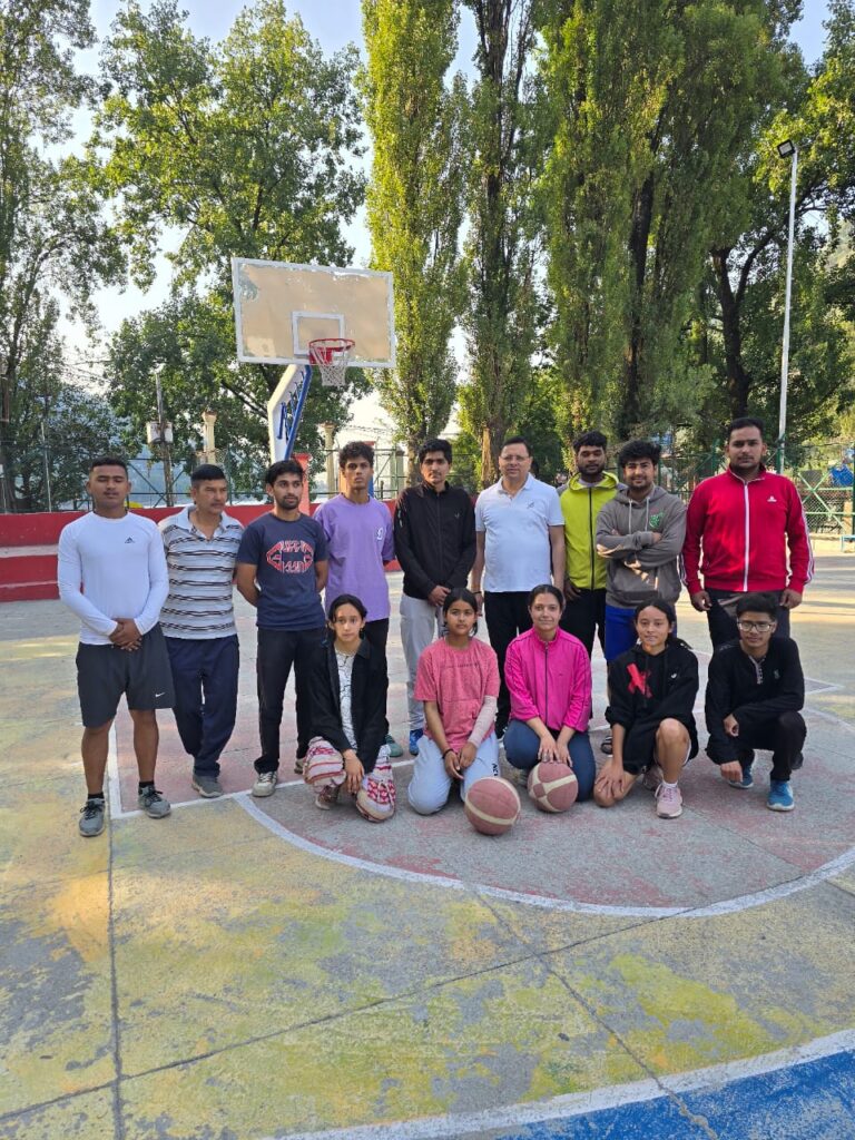 मोर्निंग वॉक के दौरान मैदान में खिलाड़ियों के बीच पहुंचे CM धामी, सुनीं समस्याएं और अधिकारियों को तत्काल निस्तारण के दिए निर्देश l NIU