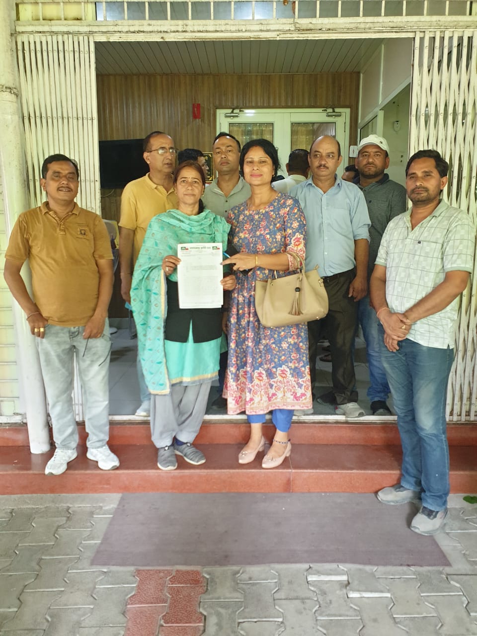जिलाबदर अधिवक्ता ‘विकेश नेगी’ के समर्थन में आया उत्तराखंड क्रांति दल, मुख्यमंत्री के नाम प्रेषित किया ज्ञापन l NIU