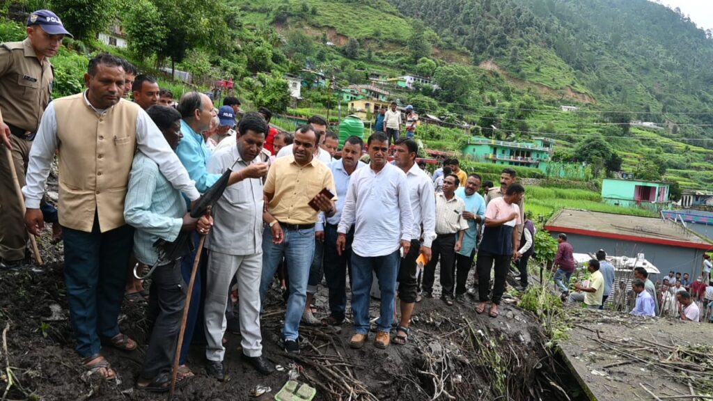 बाल गंगा एवं बूढ़ा केदार में अतिवृष्टि से हुई तबाही के बाद राहत बचाव अभियान जारी, पीड़ितों को अनुमन्य राहत राशि भी तुरंत प्रदान करने के निर्देश l NIU बाल गंगा एवं बूढ़ा केदार में अतिवृष्टि से हुई तबाही के बाद राहत बचाव अभियान जारी, पीड़ितों को अनुमन्य राहत राशि भी तुरंत प्रदान करने के निर्देश l NIU