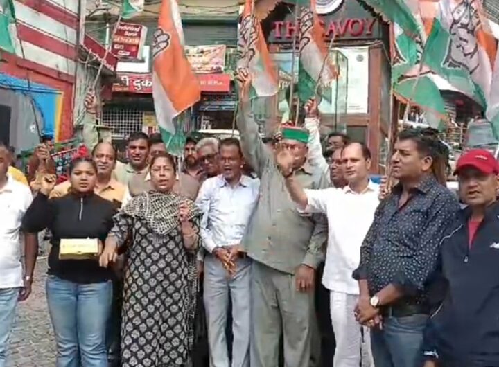 मसूरी में प्रदेश के दो विधानसभा में कांग्रेस पार्टी की जीत पर कांग्रेस कार्यकर्ताओं ने मनाया जश्न l NIU