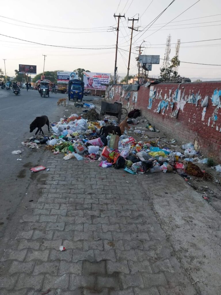 देहरादून: पार्षदों की चल रही छुट्टी, प्रशासक काट रहे मौज, जनता कूड़े की दुर्गंध से बेहाल l NIU
