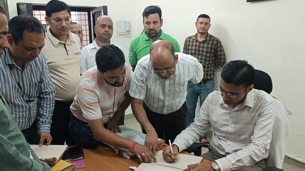 देहरादून के नवनियुक्त जिलाधिकारी ने पदभार किया ग्रहण l NIU देहरादून के नवनियुक्त जिलाधिकारी ने पदभार किया ग्रहण l NIU