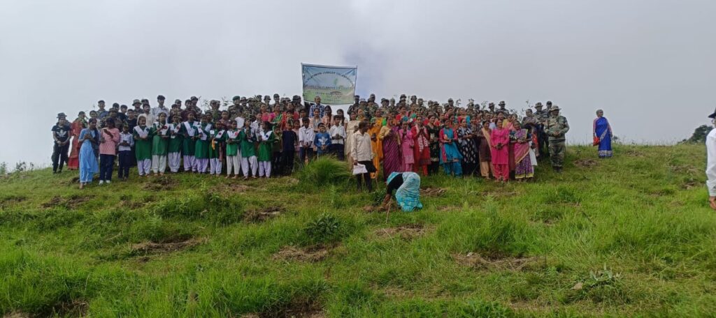 प्रादेशिक सेना (टेरेटोरियल आर्मी ) की 127 इको टास्क फोर्स ने लगाए 10000 पौधे, “एक पेड़ माँ के नाम” कार्यक्रम के तहत किया आयोजन । NIU प्रादेशिक सेना (टेरेटोरियल आर्मी ) की 127 इको टास्क फोर्स ने लगाए 10000 पौधे, “एक पेड़ माँ के नाम” कार्यक्रम के तहत किया आयोजन । NIU