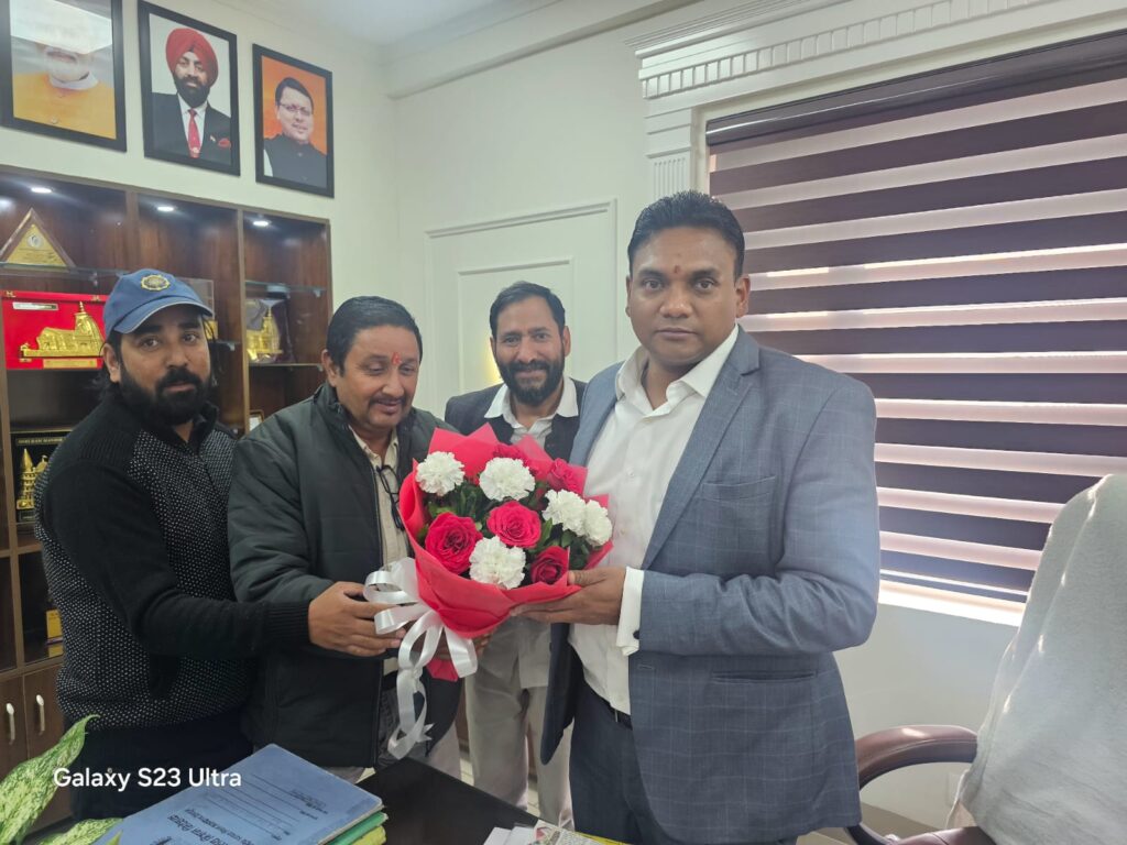 स्वास्थ्य कर्मचारियों की मांगों को लेकर स्वास्थ्य सचिव से मिली राष्ट्रवादी रीजनल पार्टी, चतुर्थ श्रेणी कर्मचारियों के प्रमोशन की उठाई मांग | NIU स्वास्थ्य कर्मचारियों की मांगों को लेकर स्वास्थ्य सचिव से मिली राष्ट्रवादी रीजनल पार्टी, चतुर्थ श्रेणी कर्मचारियों के प्रमोशन की उठाई मांग | NIU