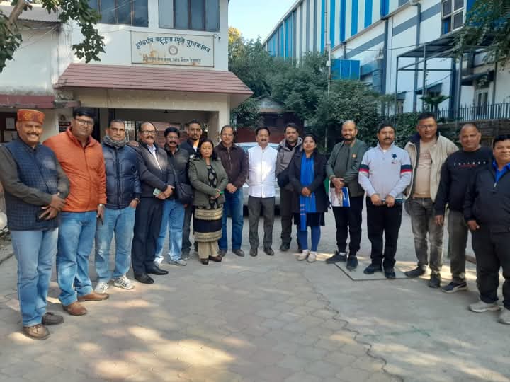 कांग्रेस प्रदेश अध्यक्ष करन माहरा ने प्रेस क्लब पहुंच कर मांगी माफी, मामला हुआ शांत अब नही कोई विवाद। NIU कांग्रेस प्रदेश अध्यक्ष करन माहरा ने प्रेस क्लब पहुंच कर मांगी माफी, मामला हुआ शांत अब नही कोई विवाद। NIU
