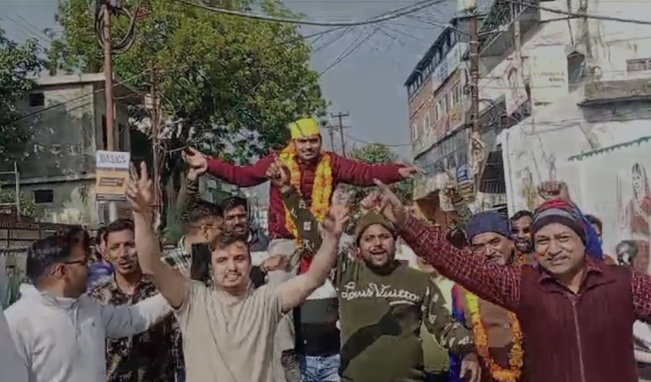 लालकुआँ नगर पंचायत के चेयरमैन बने सुरेन्द्र सिंह लोटनी, समर्थकों में भारी उत्साह