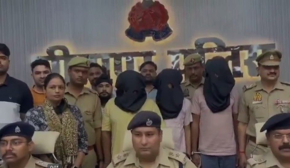 “कुकर्म छिपाने के लिए पत्रकार की हत्या: सीतापुर में पुजारी ने कराई 4 लाख में सुपारी किलिंग” “कुकर्म छिपाने के लिए पत्रकार की हत्या: सीतापुर में पुजारी ने कराई 4 लाख में सुपारी किलिंग”