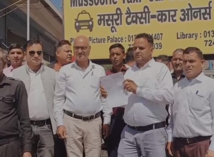 मसूरी में कश्मीर के पहलगाम में हिंदुओं के साथ हुए नरसंहार को लेकर भारी आक्रोश, पाकिस्तान के खिलाफ जमकर की नारेबाजी, मोदी से कार्यवाही की करी मांग