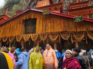 शानदार प्रबंधन से चल रही चारधाम यात्रा, यात्रियों में उत्साह, इन उद्योगपतियों ने सरकार का जताया आभार l NIU