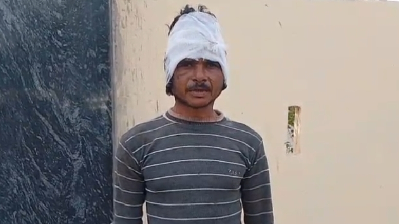 यहां शराब के लिए पैसे न देने पर दबंगो ने धारदार हथियार से युवक के काटे कान, जानिए कहां का है मामला । NIU यहां शराब के लिए पैसे न देने पर दबंगो ने धारदार हथियार से युवक के काटे कान, जानिए कहां का है मामला । NIU