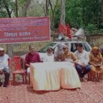 बिन्दुखत्ता राजस्व ग्राम बनाये जाने और गौवंश संरक्षण को लेकर अभाकिम ने किया प्रदर्शन