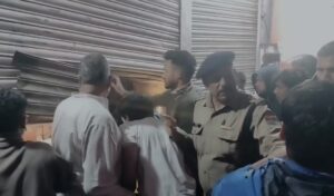 मसूरी में शराब की दुकानों में ओवर रेटिंग को लेकर जमकर चले लात-घूंसे, 2 गंभीर रूप से घायल, पुलिस जांच में जुटी । NIU
