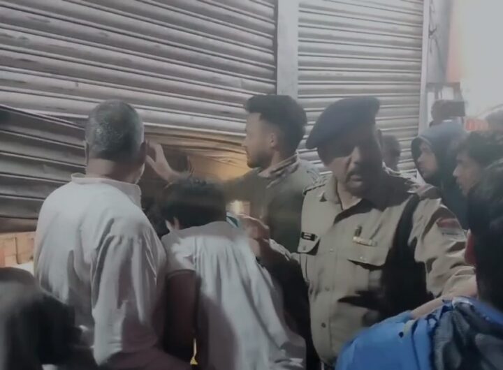 मसूरी में शराब की दुकानों में ओवर रेटिंग को लेकर जमकर चले लात-घूंसे, 2 गंभीर रूप से घायल, पुलिस जांच में जुटी । NIU