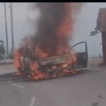 देहरादून रोड पर चलती कार में लगी भीषण आग, एक ही परिवार के 5 लोग बाल-बाल बचे