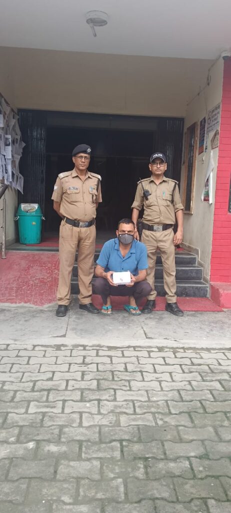 नशा तस्करों के विरूद्ध दून पुलिस को मिली बड़ी सफलता, 31 लाख रू से अधिक मूल्य की 102.52 ग्राम स्मैक की बरामद । NIU नशा तस्करों के विरूद्ध दून पुलिस को मिली बड़ी सफलता, 31 लाख रू से अधिक मूल्य की 102.52 ग्राम स्मैक की बरामद । NIU