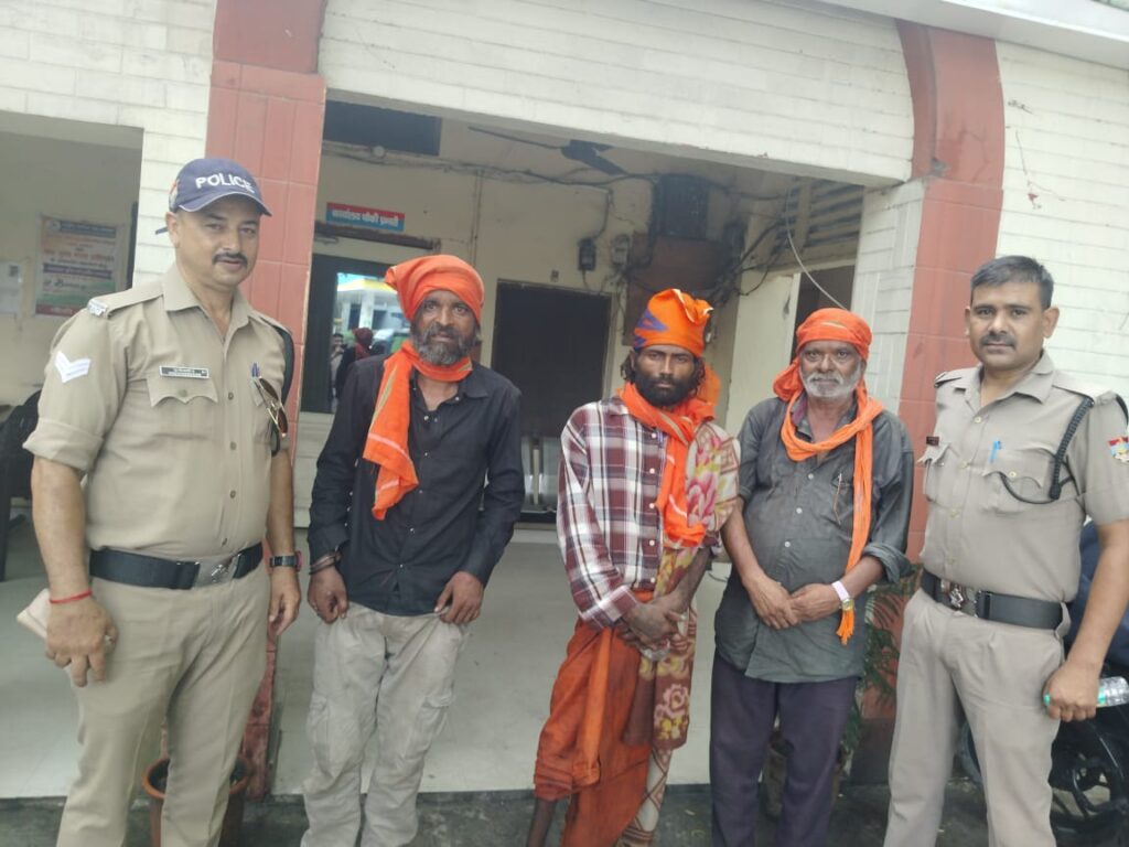 “ऑपरेशन कालनेमि” के तहत दून पुलिस को मिली बड़ी सफलता, बाबा के भेष में बांग्लादेशी को किया गिरफ्तार, फर्जी बाबाओं की भी खैर नही । NIU “ऑपरेशन कालनेमि” के तहत दून पुलिस को मिली बड़ी सफलता, बाबा के भेष में बांग्लादेशी को किया गिरफ्तार, फर्जी बाबाओं की भी खैर नही । NIU