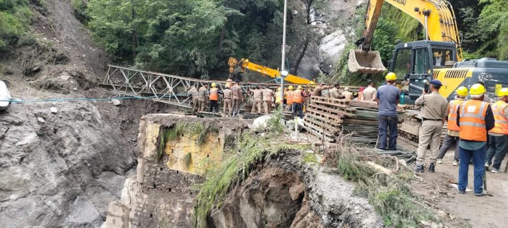 आपदा को अवसर में बदल रहे कुछ कथित एनजीओ, मुख्यमंत्री राहत कोष जैसे अधिकृत प्लेटफॉर्म्स पर ही करें दान । NIU