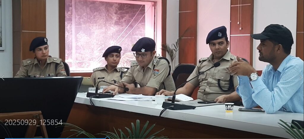 नकल विरोधी कानून के तहत एसआईटी पहुंची टिहरी, छात्र/छात्राओं/अभ्यर्थियों से परीक्षा से जुडी शंकाओं को प्राप्त कर किया लिपिबद्ध । NIU नकल विरोधी कानून के तहत एसआईटी पहुंची टिहरी, छात्र/छात्राओं/अभ्यर्थियों से परीक्षा से जुडी शंकाओं को प्राप्त कर किया लिपिबद्ध । NIU
